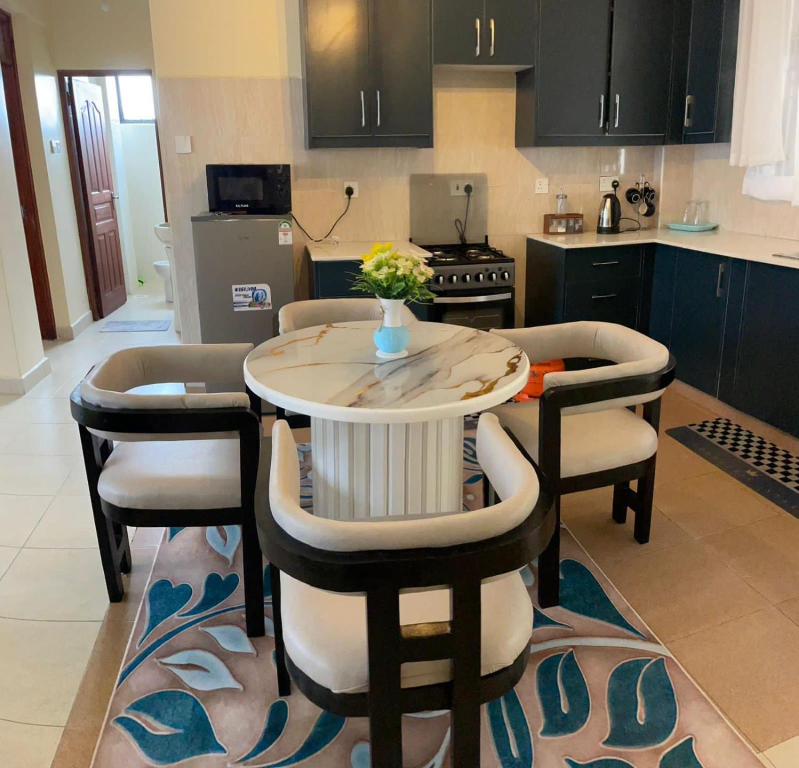 Nakuruairbnb Homes Кисуму Екстериор снимка